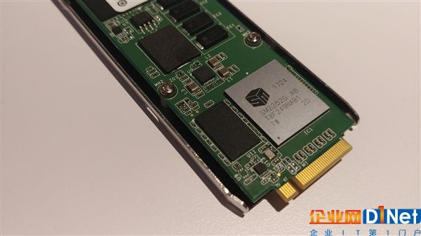 威剛首秀M.3 SSD：?jiǎn)温贩?wù)器集成36塊288TB！